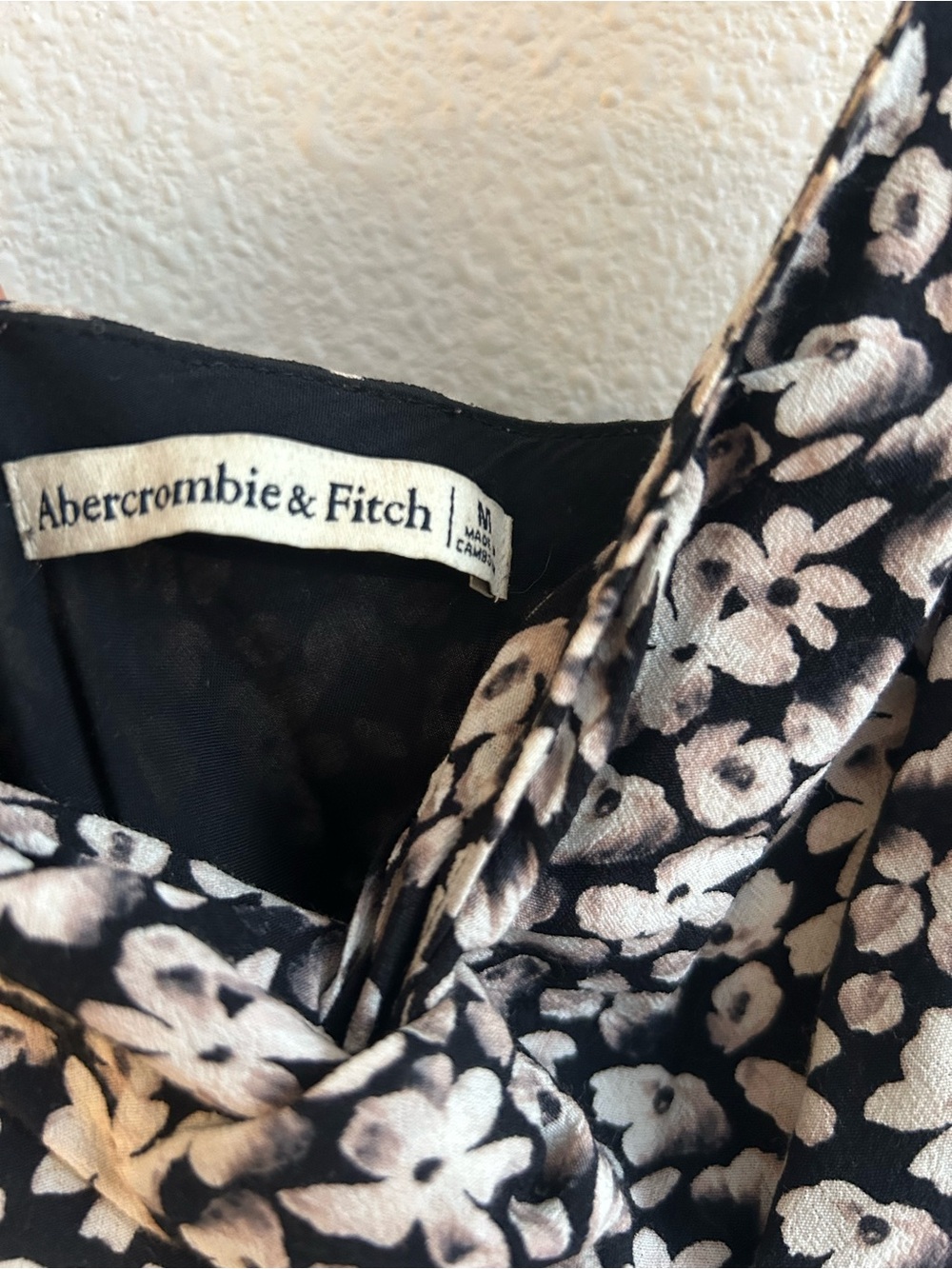 Abercrombie & Fitch Black and White Floral Twist-Front Maxi Dress - Picture 4 of 5